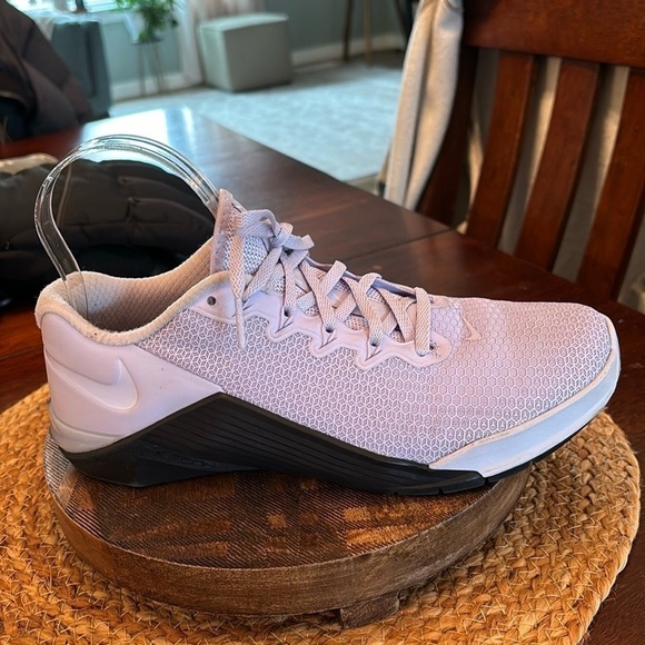 NIKE METCON 5 Lavender/Black size 9 Training shoes in great pre-owned condition - Picture 5 of 13